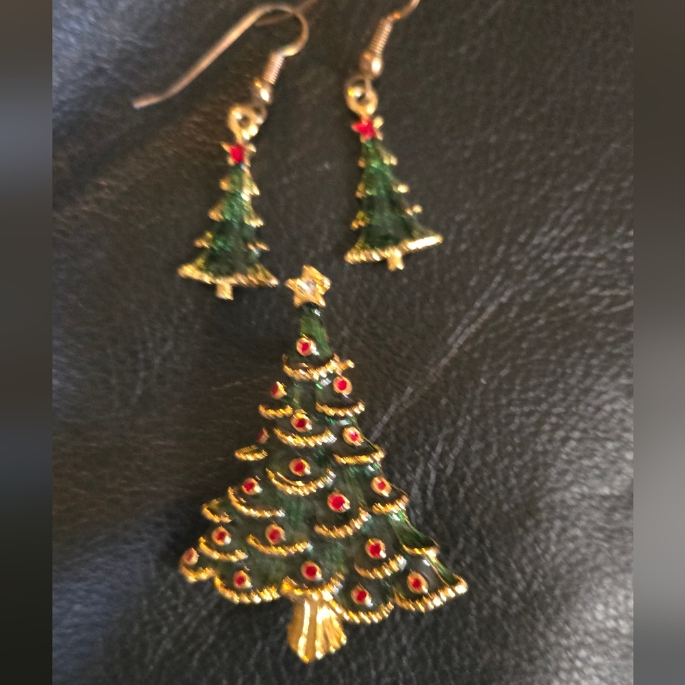 Christmas Holiday tree enamel jewelry collection pin & earrings - Picture 2 of 7